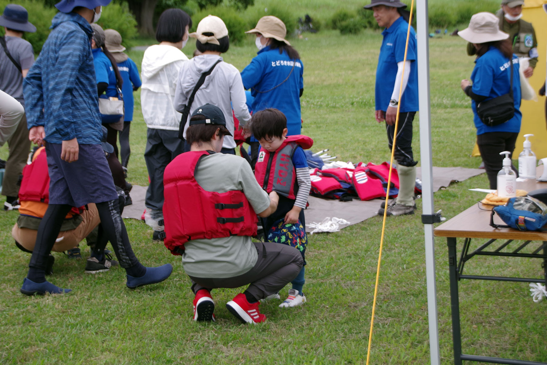 川の生きもの観察（ガサガサ）