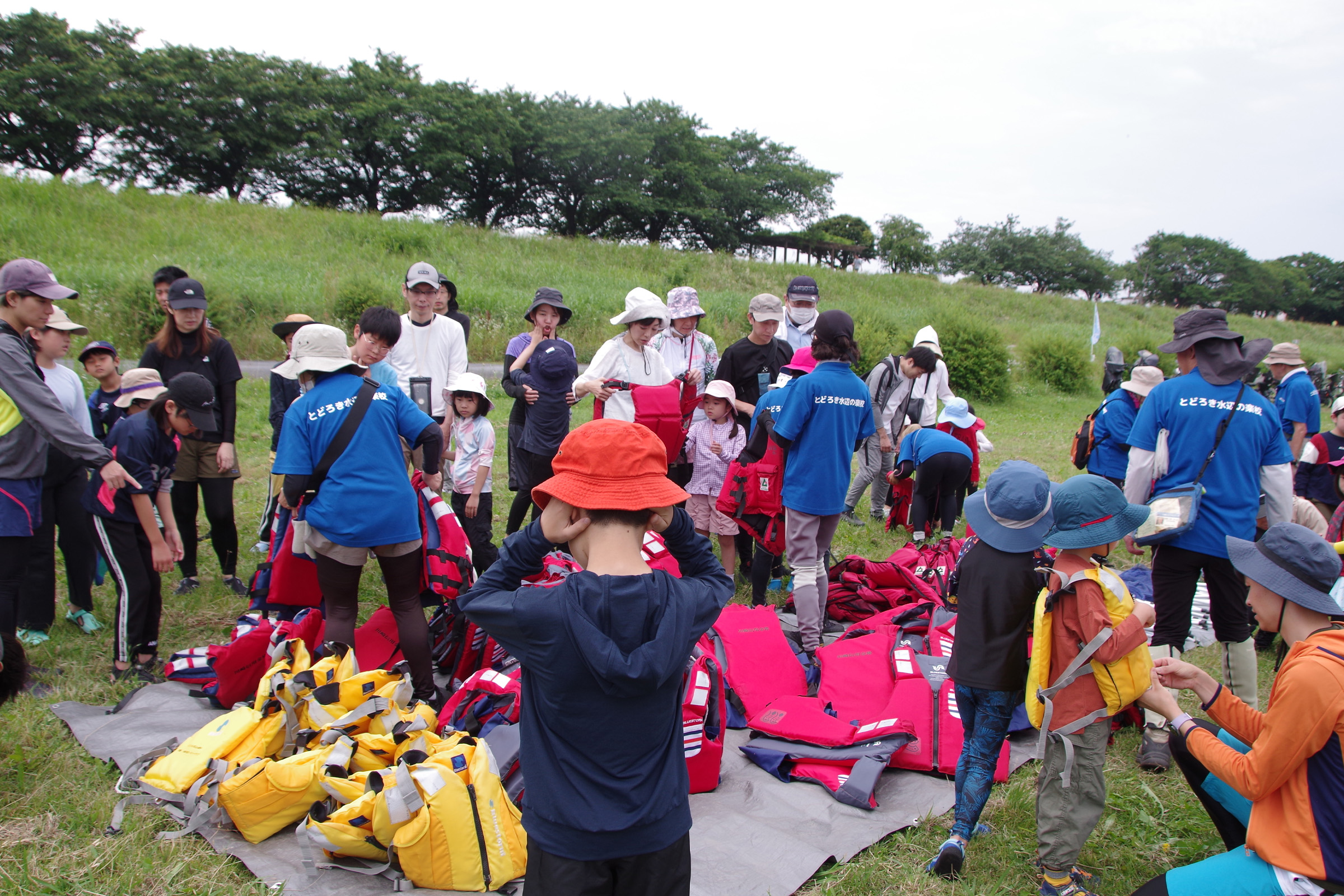 『川の生きもの観察会(ガサガサ)』